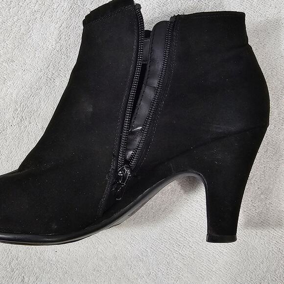 Aerosoles Tape Gun Black Booties Women's Size 9 - Picture 9 of 11